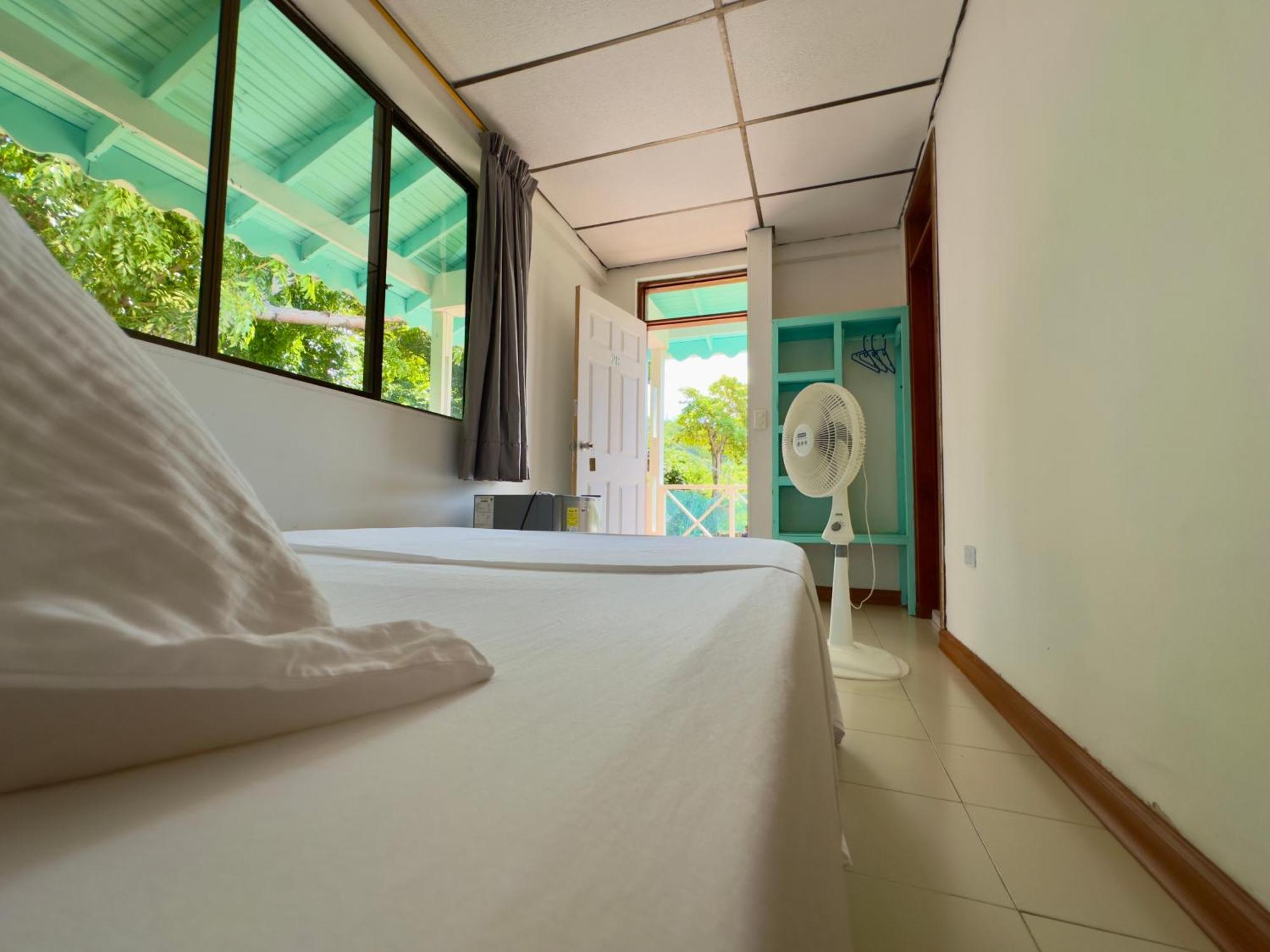 South West Bay Cabanas Fresh Water Bay Buitenkant foto